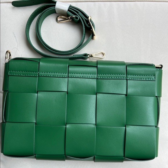Isadora Made in Italy Kelly Green Woven Leather Crossbody Bag - Picture 14 of 17